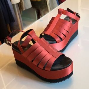 Brand new w/o tag. Never worn. Just sadly small on me. I’m really an 8. Stunners